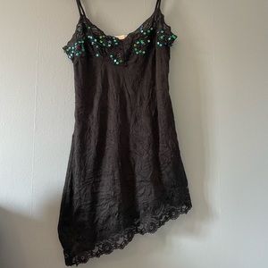 🔥3/$25🔥 Asymmetrical sequin lace cami tank top